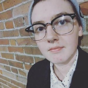 Meet your Posher, Ari